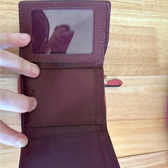 Coach Coral Leather Wallet - Picture 3 of 5